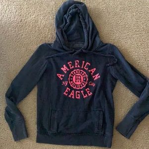 Girls Hooded American Eagle Outfitters sweatshirt